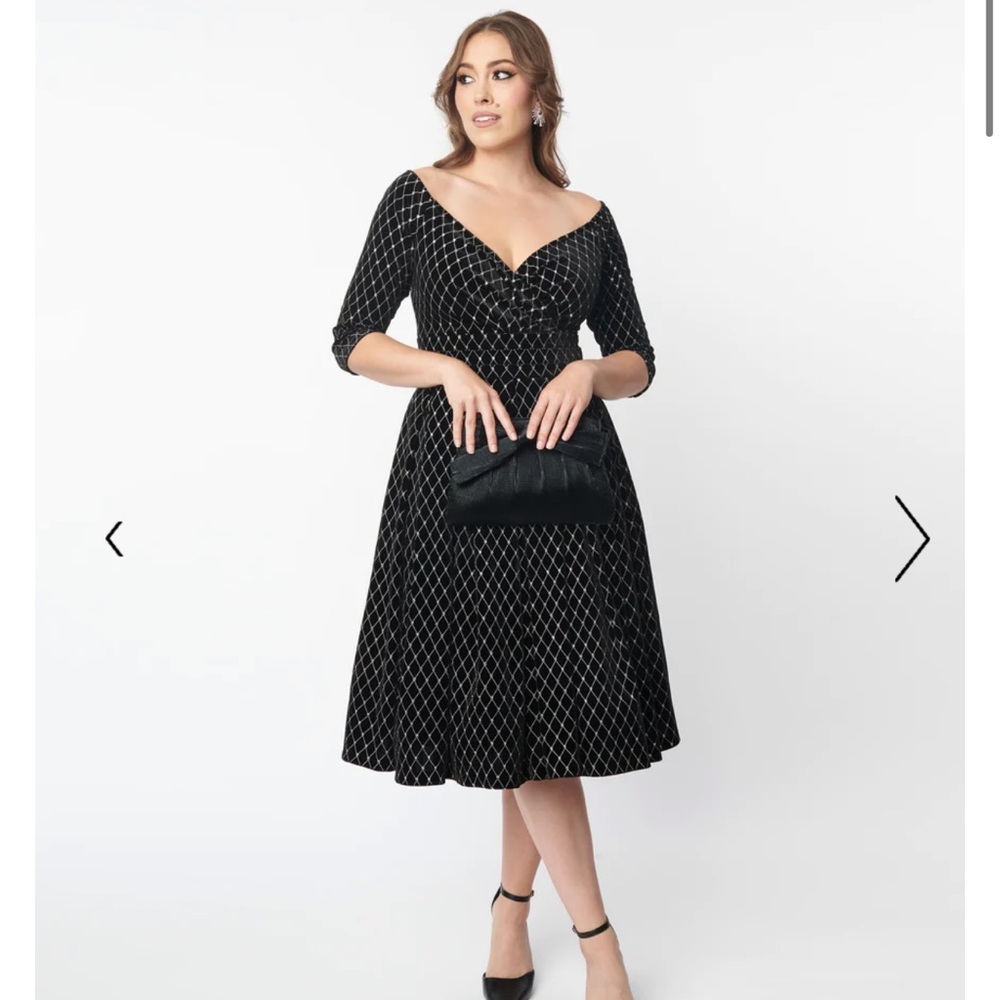 Unique Vintage - Black and Velvet Glitter Diamond Swing Dress - Size 4x, 24